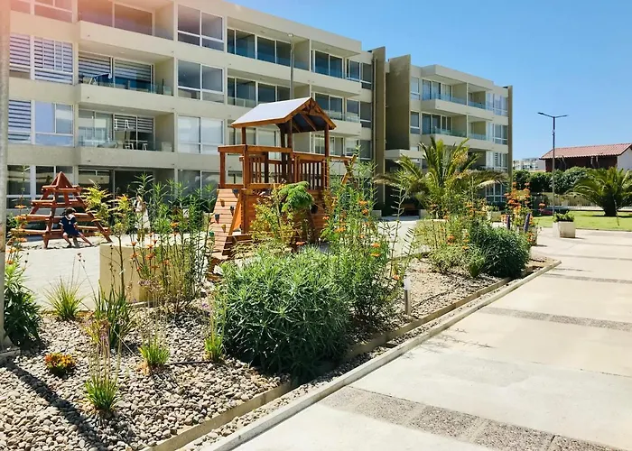 Entremar Y Piscina En La Serena