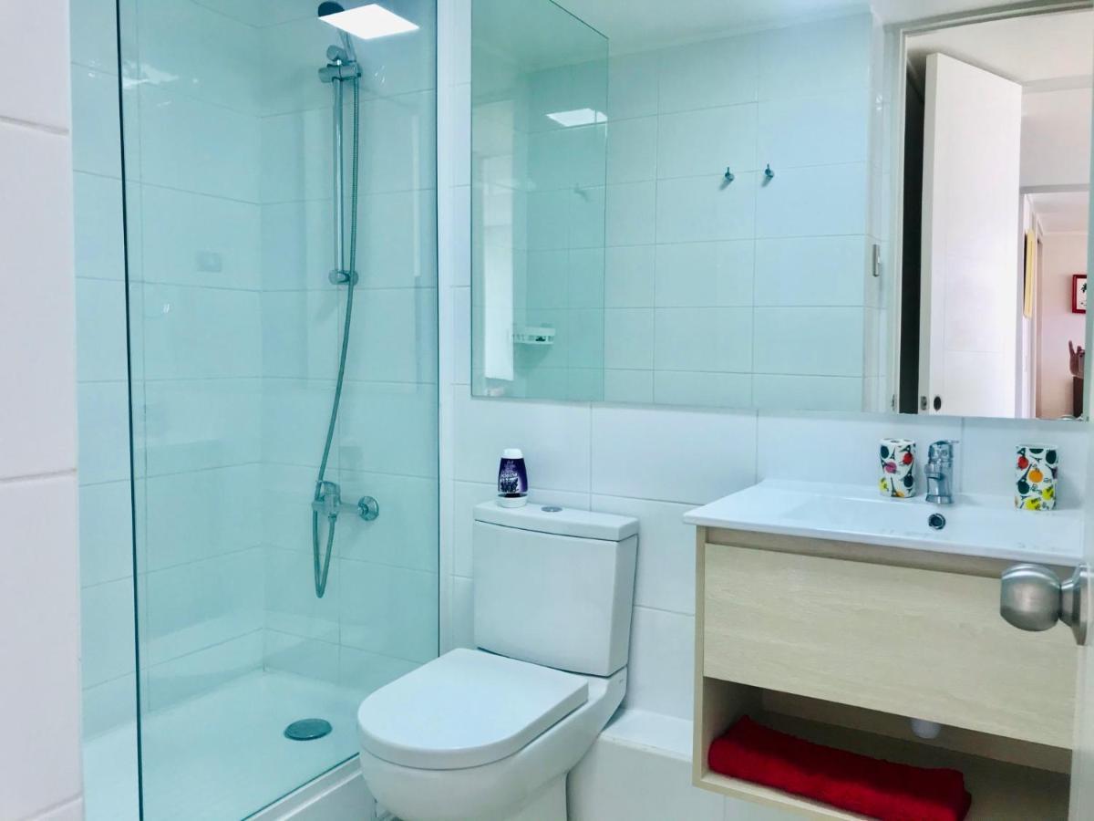 Entremar Y Piscina En Apartamento *
