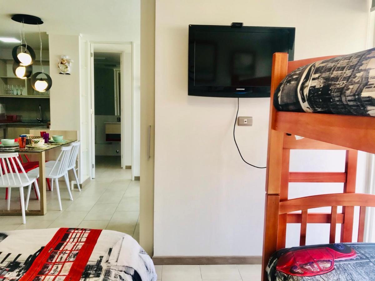 Entremar Y Piscina En