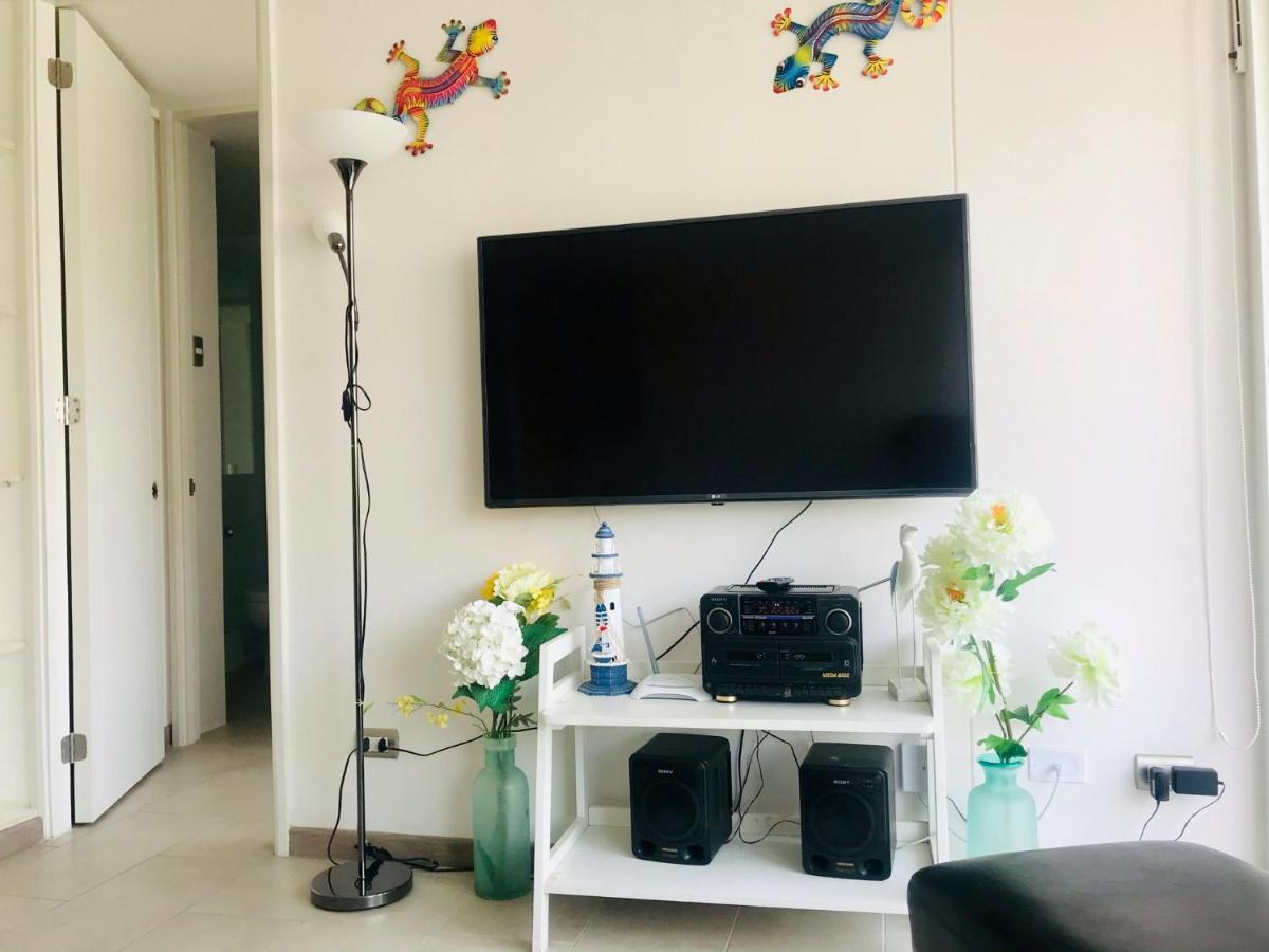 Entremar Y Piscina En Apartamento La Serena